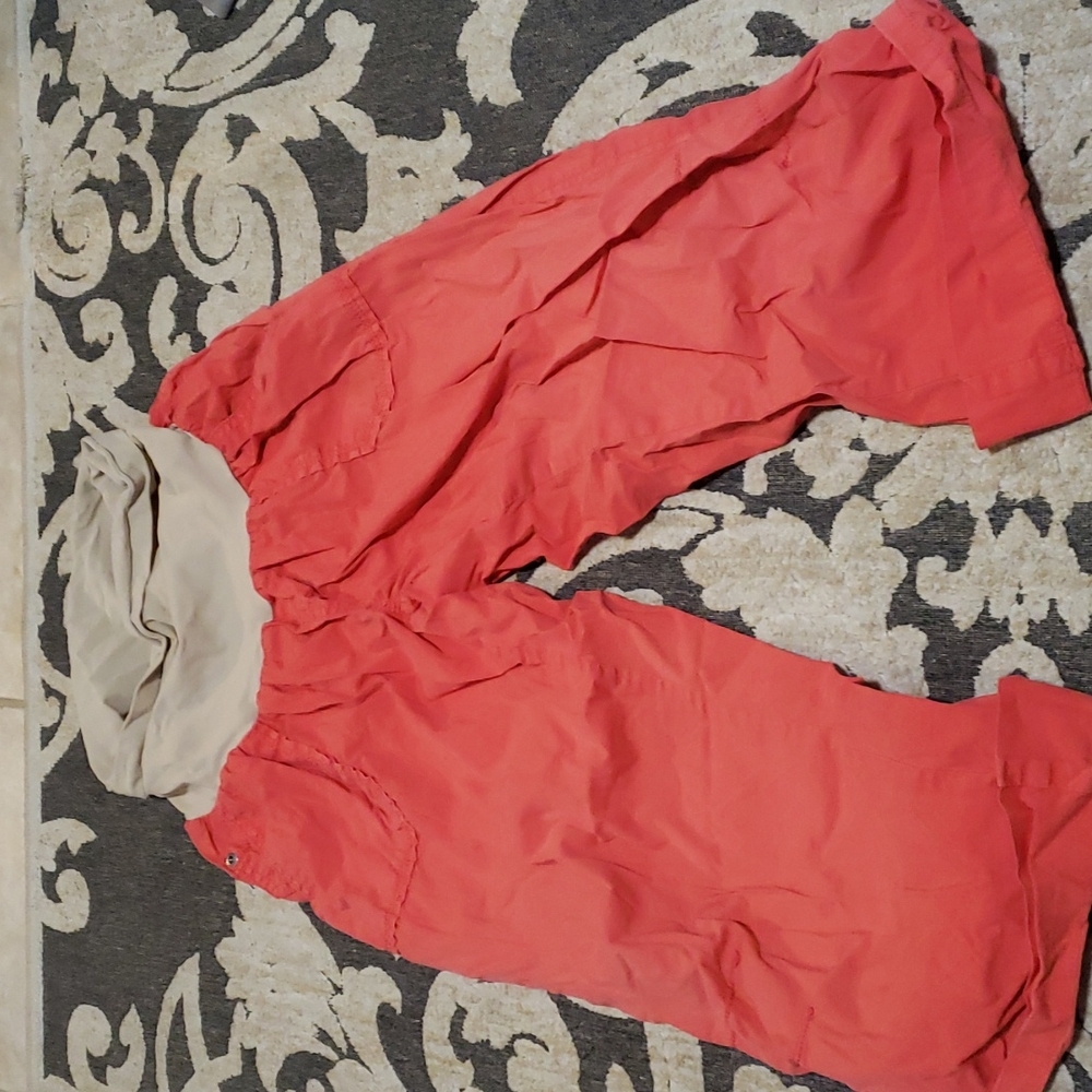 Maternity capris